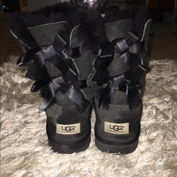 UGG Bows
