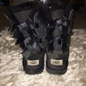 UGG Bows