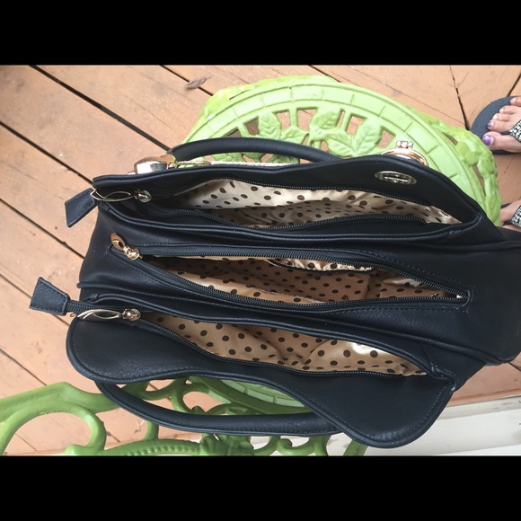 The Heart n Soul Rhinestone Satchel!❤ new. - Picture 3 of 4