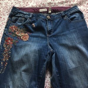 Adorable size 20 jeans with embroidery