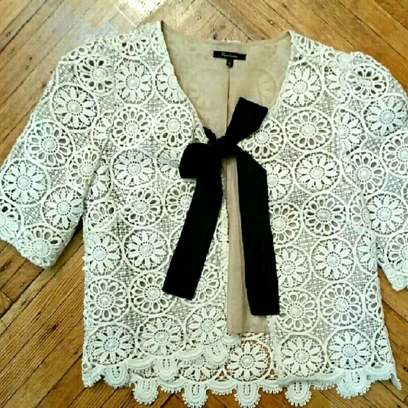Tops - Gorgeous lace jacket