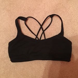 Black lululemon sports bra size 4