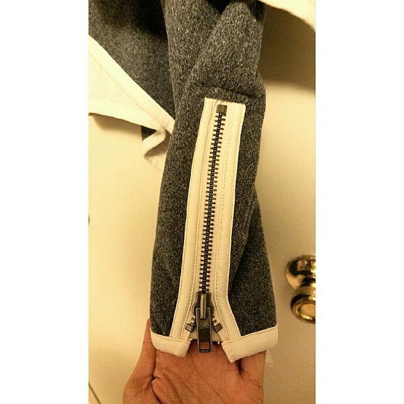 Lululemon Presence of Mind fleece wrap jacket - Picture 3 of 4