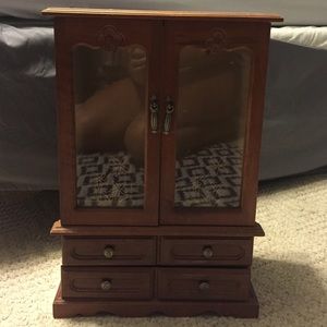 Jewelry box