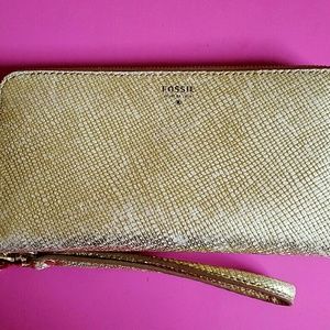 Fossil Sydney Clutch Wallet - Gold