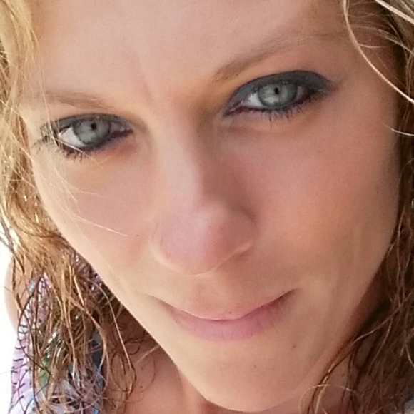 Meet your Posher, Tracey - Picture 1 of 1