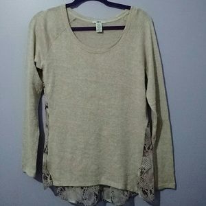 Selling long sleeve top