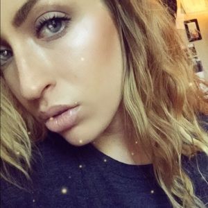 Meet your Posher, Hayley