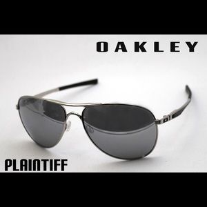 NWOT *Discontinued* Oakley Plantiff Sunglasses