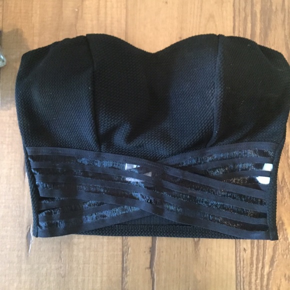 ⚫️Sold⚫️Crop Top