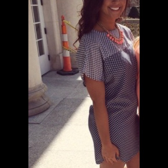 Short sleeve shift dress