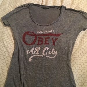 Obey short sleeve size: Small