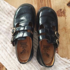 [SOLD] Black leather Mary Janes