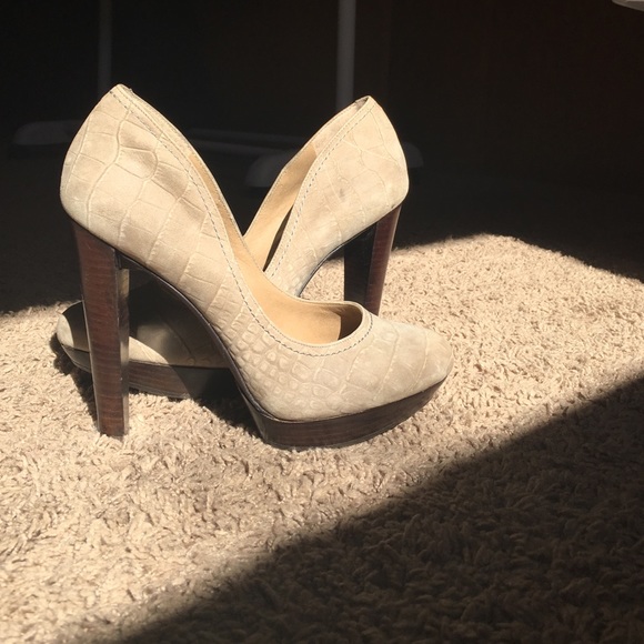 Jessica Simpson adorable heels