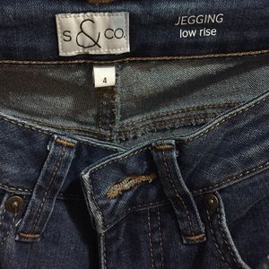 JEGGINGS LOW RISE PANTS ☺️