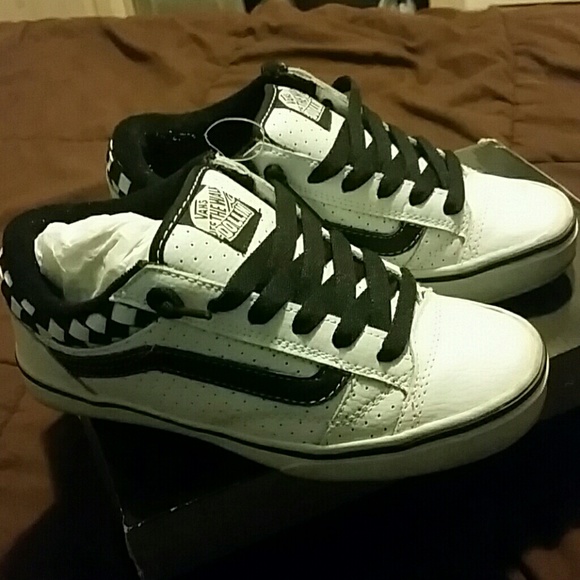 Vans - Picture 3 of 3