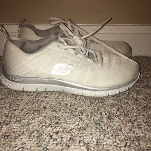 Skechers Memory Foam White Shoes Size 8