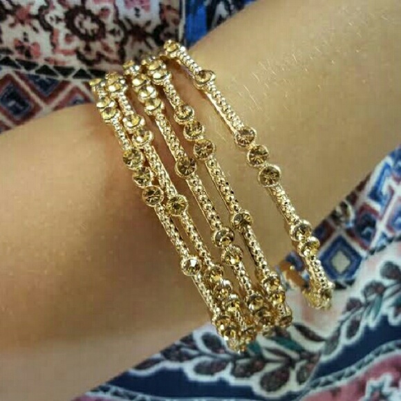 Gorgeous sparkly bangle set - Picture 1 of 1