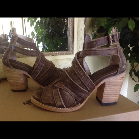 freebird claw sandal