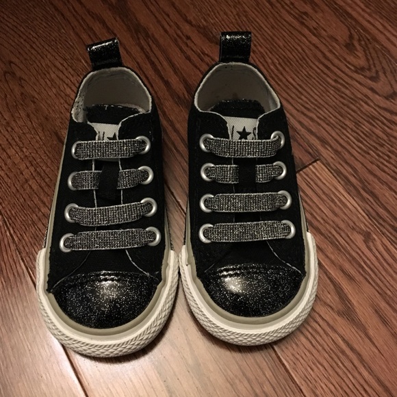 Black Infant size 4 Converse