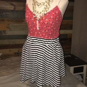 ❌SOLD❌Adorable Striped skirt!!