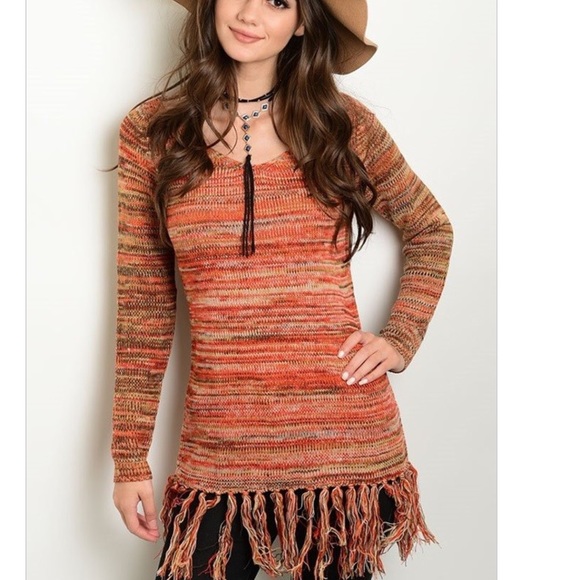 🚨SALE🚨 Fringed  Sweater - Picture 2 of 4