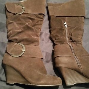 Wedge boots