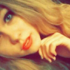 Meet your Posher, Chloe