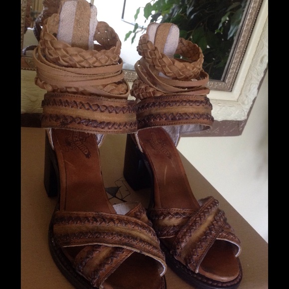 **SOLD**Freebird by Steven Axel Sandal - Picture 4 of 5