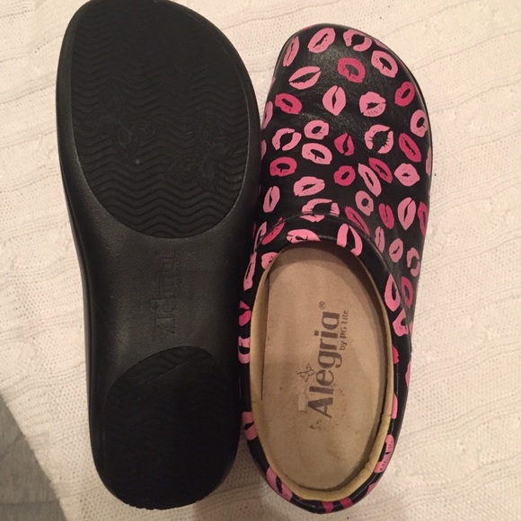 Allegria lips slip on shoes