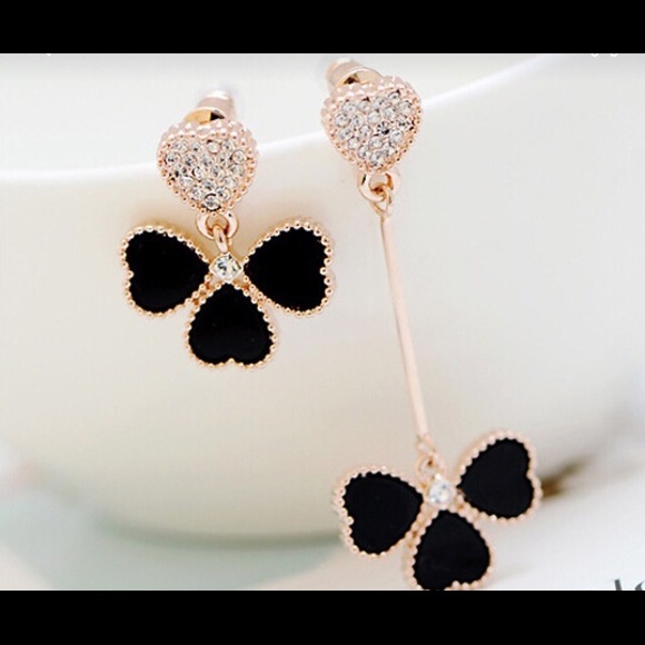 Asymmetrical earrings