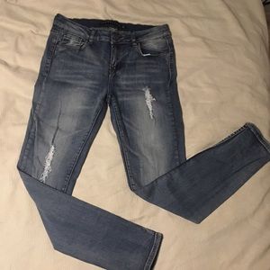 ❌SOLD❌Distressed skinny jeans