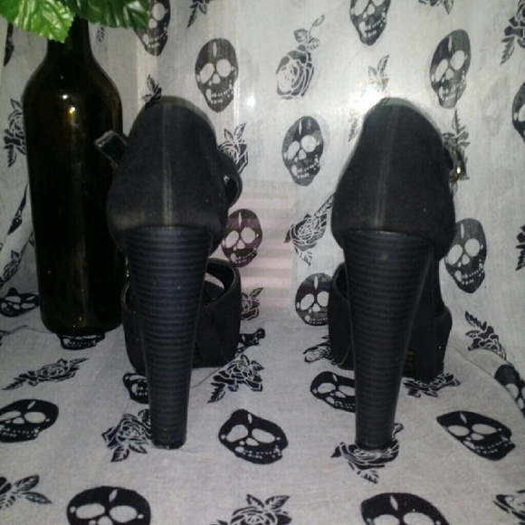 Fit a little big - Picture 2 of 3