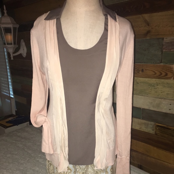 ❌SOLD❌Feminine Peach Cardigan