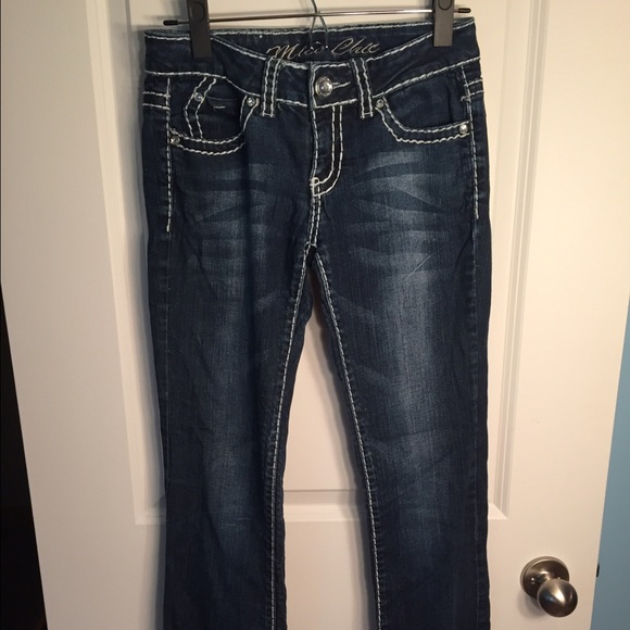 Boot cut jeans with jewel embroidery