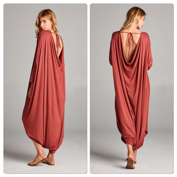 New Super Chic Oversized Jumpsuit Romper - Picture 3 of 4