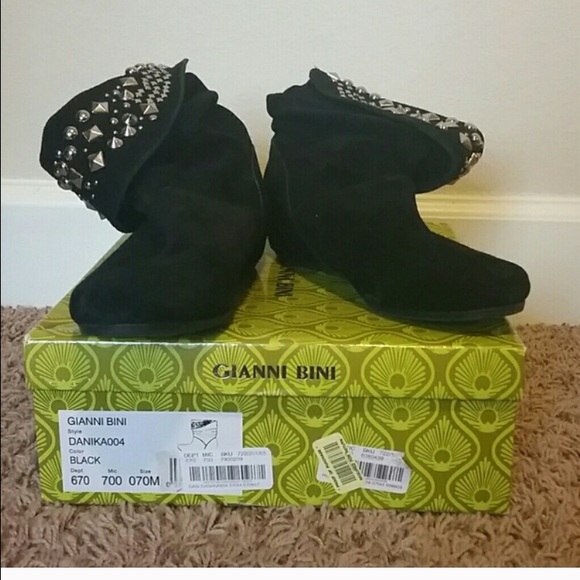 Gianni Bini slouchy boots