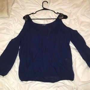 Off-the-shoulder top