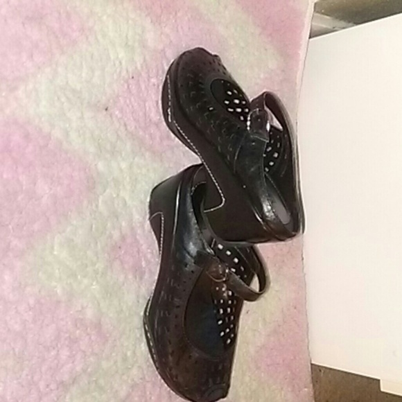 Weddge clok new too small