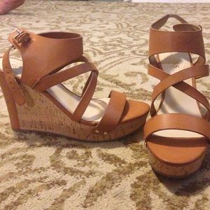 Guess wedges