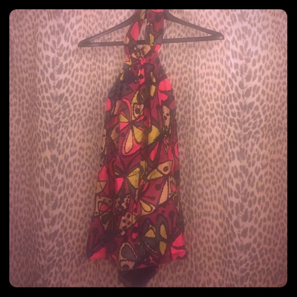 Gorgeous Trina Turk silk halter top size 8