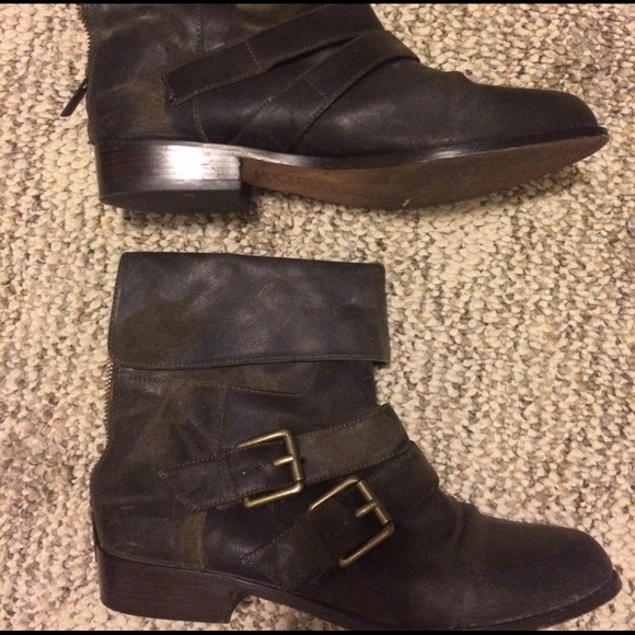 ✨SOLD✨Michael Kors Distressed Boots!💥
