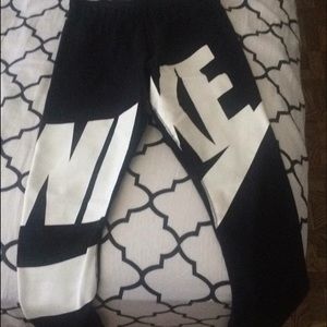 Barely worn Nike leggings