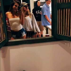 Meet your Posher, Isabel