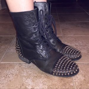 Steve Madden Tarney Leather combat boots!