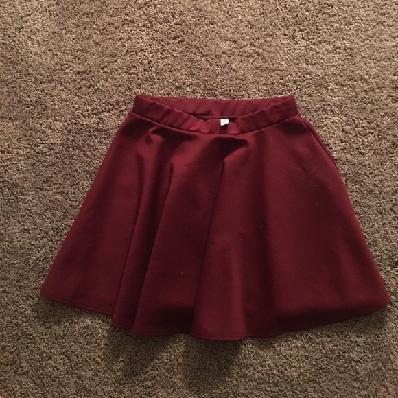 Super adorable maroon/wine colored skirt