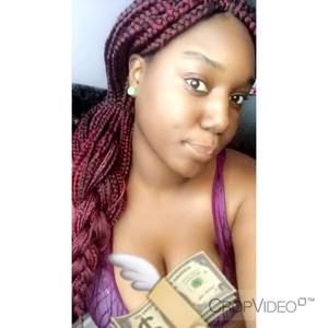 Meet your Posher, Alexis