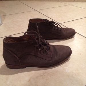 ❌ SOLD ❌ Urban outfitters booties