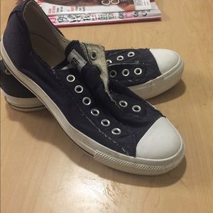 Lace-less converse