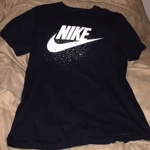 Men's M Nike Black and White Short Sleeve Shirt